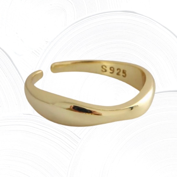 Brand new- 9.25 sterling silver - basic stackable ring - Picture 3 of 3